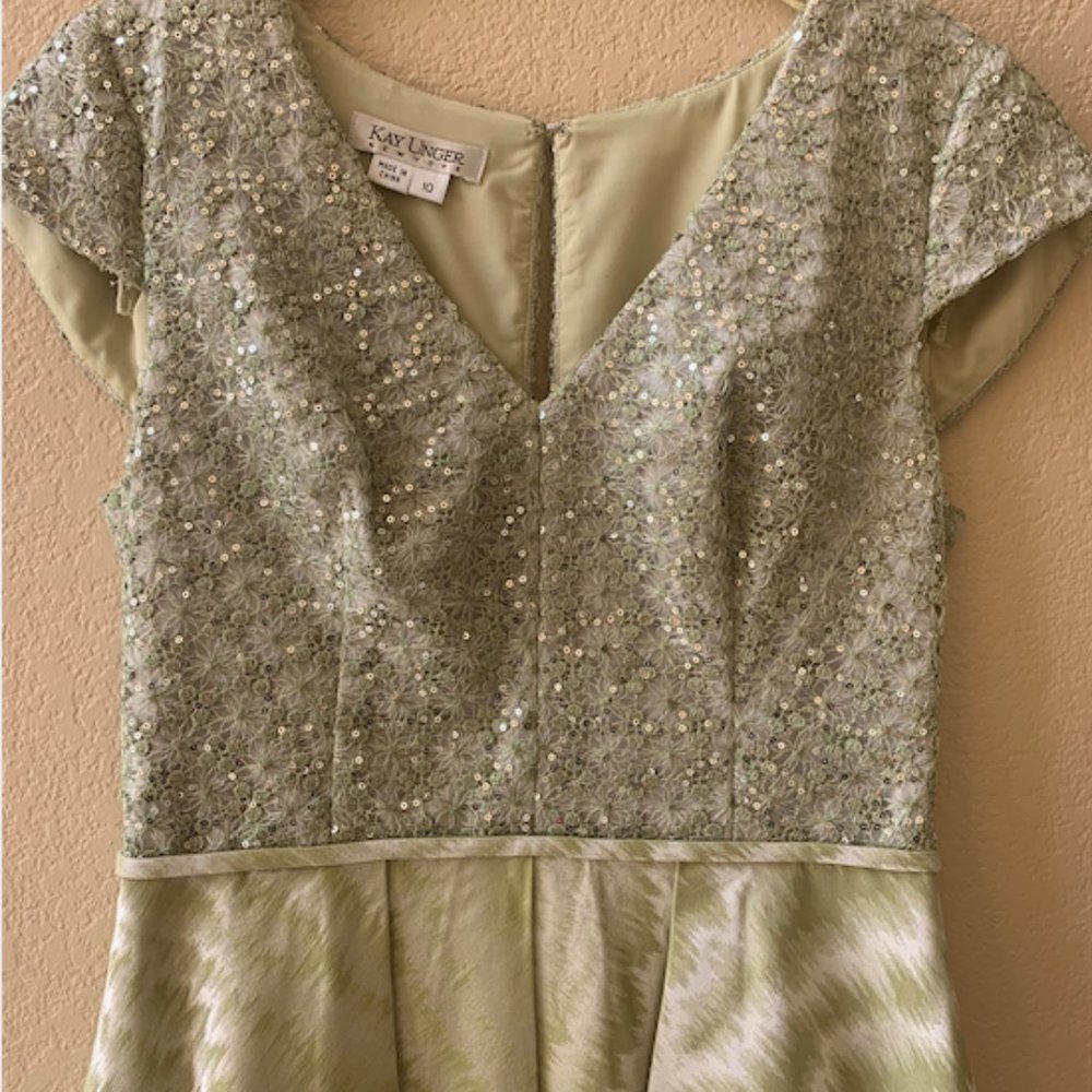 LIGHT GREEN (PISTACHIO) SEQUIN SIZE 10 MIDI DRESS